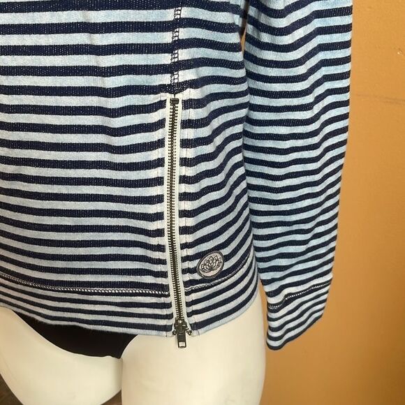 Lucky Brand Lucky Lotus Washed Blue Stripe Long Sleeve Top w/ front Zipper S- XS - Picture 3 of 10